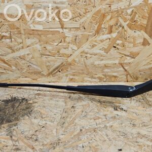 Volvo V70 Front wiper blade arm