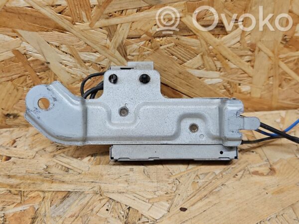 Subaru Outback Aerial antenna amplifier