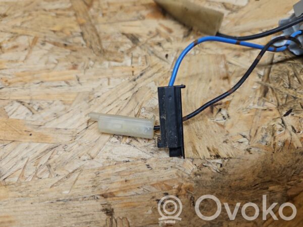 Subaru Outback Aerial antenna amplifier