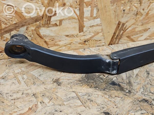 Subaru Outback Front wiper blade arm