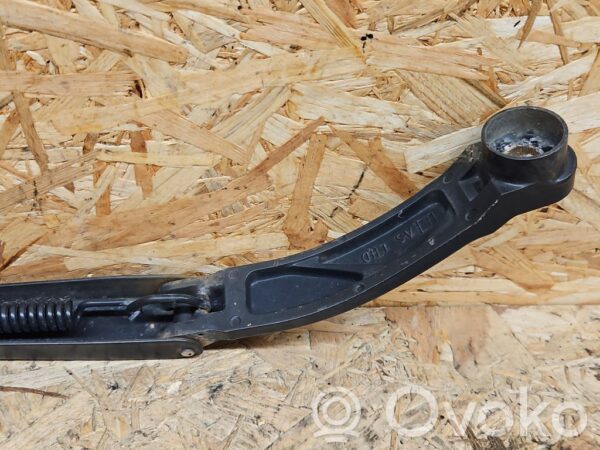 Subaru Outback Front wiper blade arm