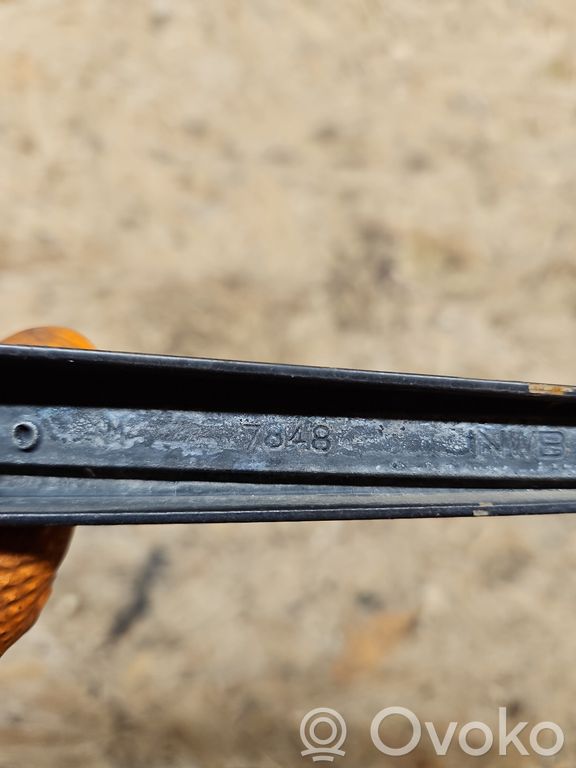 Subaru Outback Front wiper blade arm