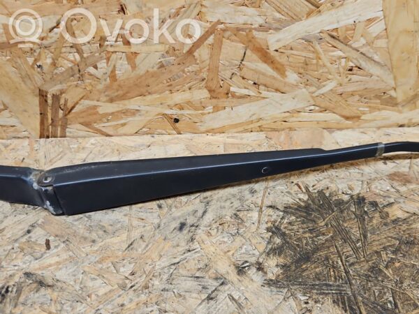 Subaru Outback Front wiper blade arm