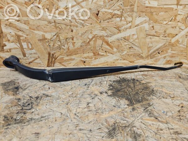 Subaru Outback Front wiper blade arm
