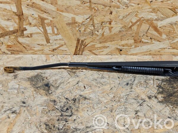 Subaru Outback Front wiper blade arm