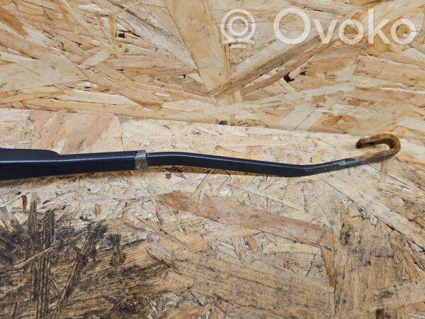 Subaru Outback Front wiper blade arm