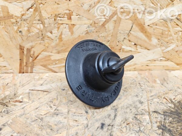 Honda Accord Spare wheel mounting bracket