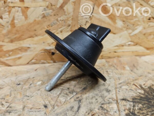 Honda Accord Spare wheel mounting bracket