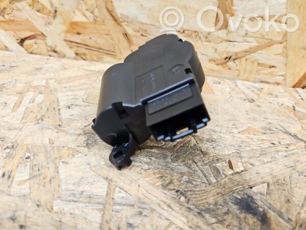 rrr-part-3437-62db5c3a11d38800c57ff3f930a5fd5a Volkswagen Touareg I Air flap motor/actuator