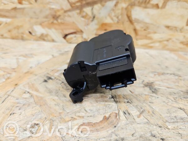 Volkswagen Touareg I Air flap motor/actuator