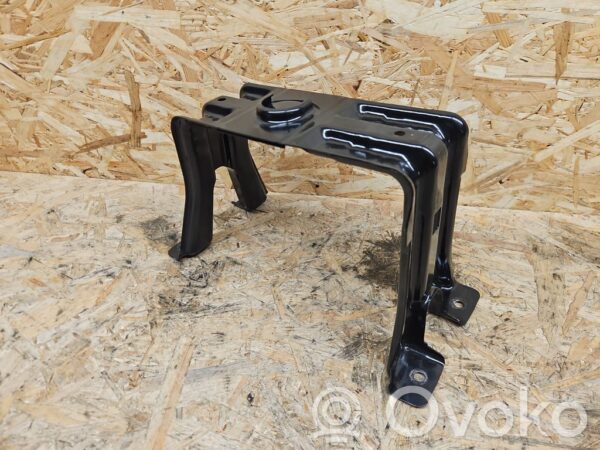 Audi S5 Spare wheel mounting bracket
