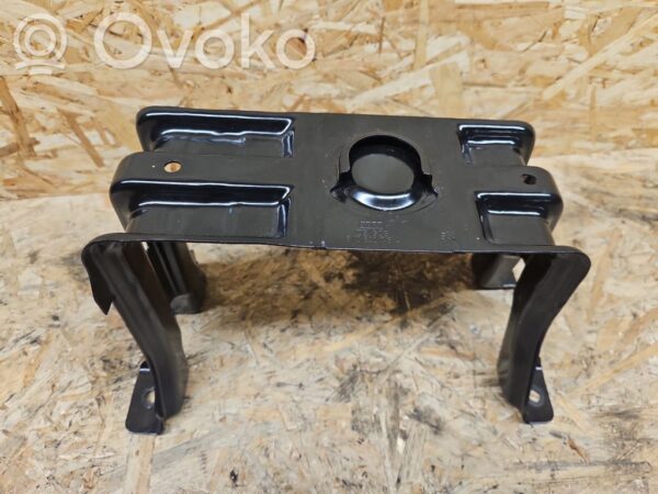 Audi S5 Spare wheel mounting bracket