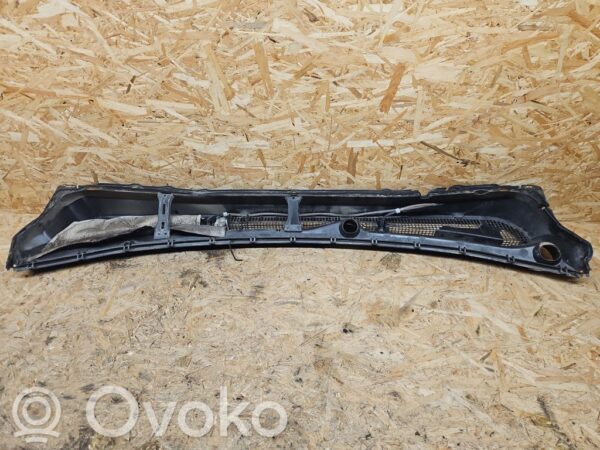 Subaru Outback Wiper trim