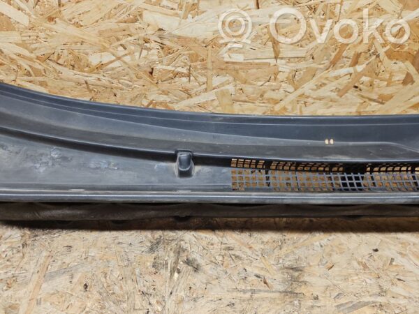 Subaru Outback Wiper trim