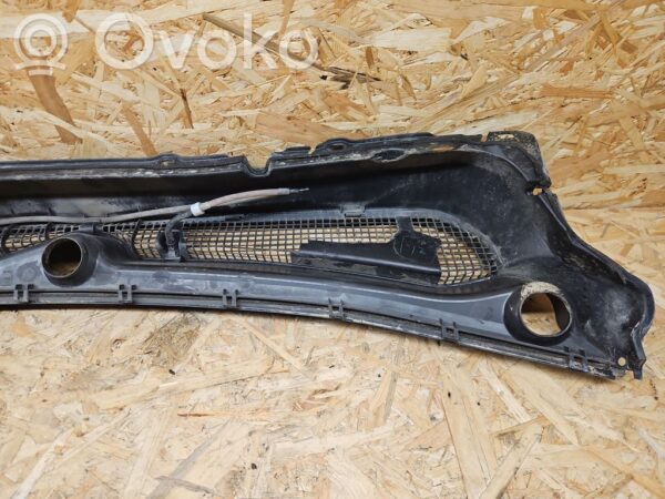Subaru Outback Wiper trim