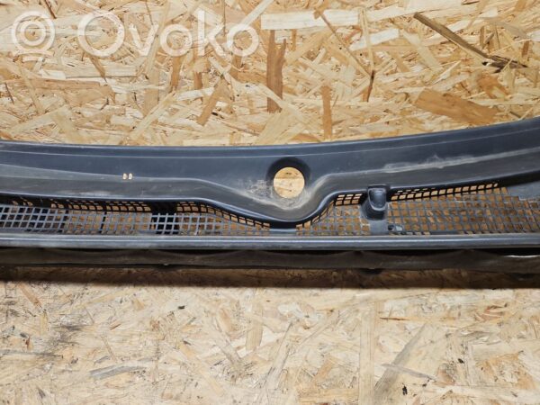 Subaru Outback Wiper trim