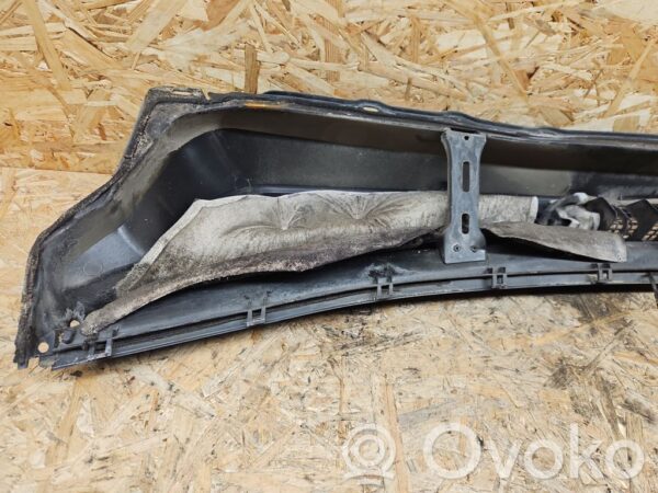 Subaru Outback Wiper trim