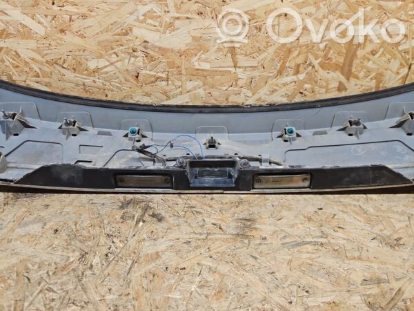 Subaru Outback Tailgate trim