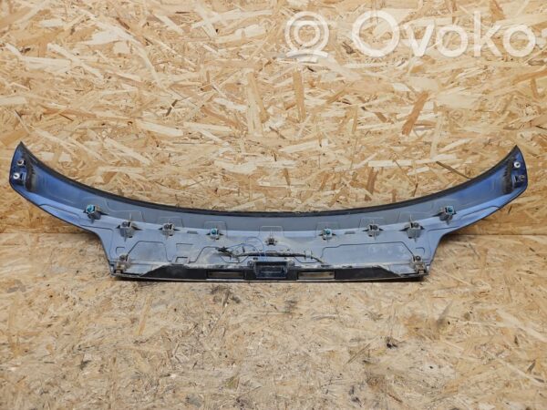 Subaru Outback Tailgate trim