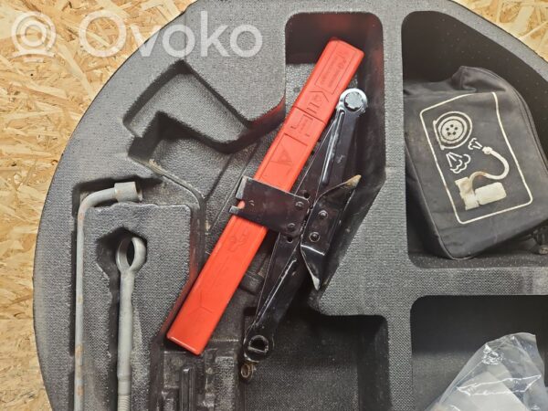 Subaru Outback Tool set