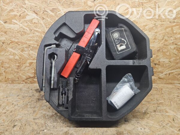 Subaru Outback Tool set