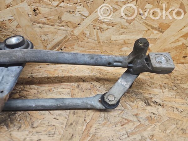 Volvo V70 Front wiper linkage and motor