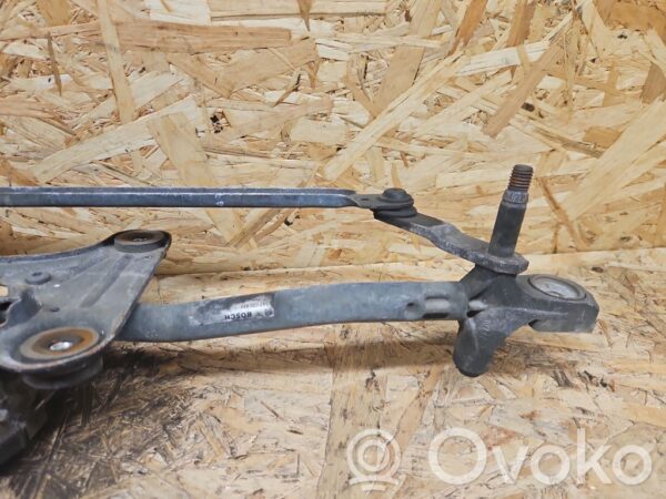 Volvo V70 Front wiper linkage and motor