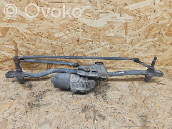 Volvo V70 Front wiper linkage and motor