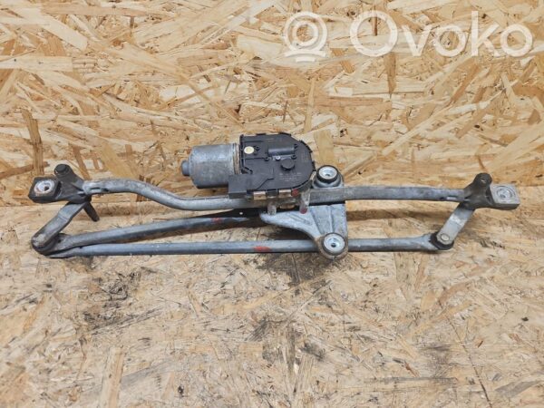 Volvo V70 Front wiper linkage and motor