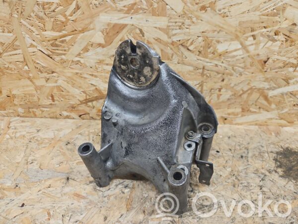 rrr-part-3522-8539c4db80ef7441a04d3d05f624f053 Volkswagen Touareg I Engine mounting bracket