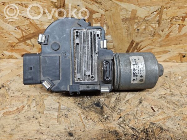 Volkswagen Touareg I Wiper motor