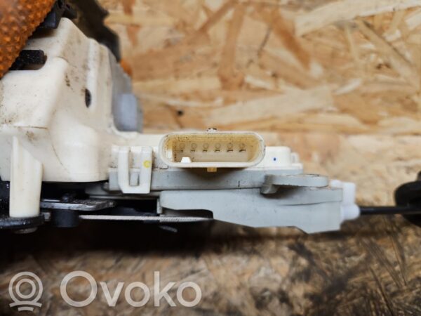 rrr-part-3547-0bb2b764b95bbcf13c89fd119642c973 Audi S5 Esiukse lukk