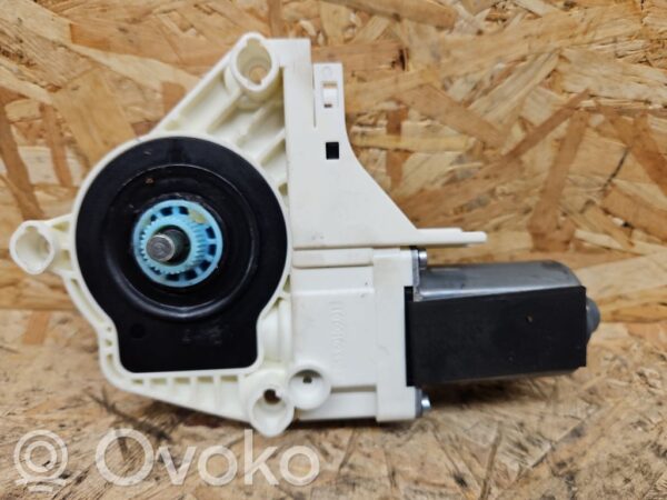 rrr-part-3549-4a490ce6157a4f06dd037926cd200018 Audi S5 Esiukse aknatõstuki mootor