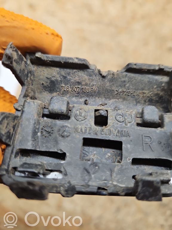 rrr-part-3569-b543db10601b81eed2b12b9a6d53d1d5 Volkswagen Touareg I Eesmise haakekonksu kork/kate
