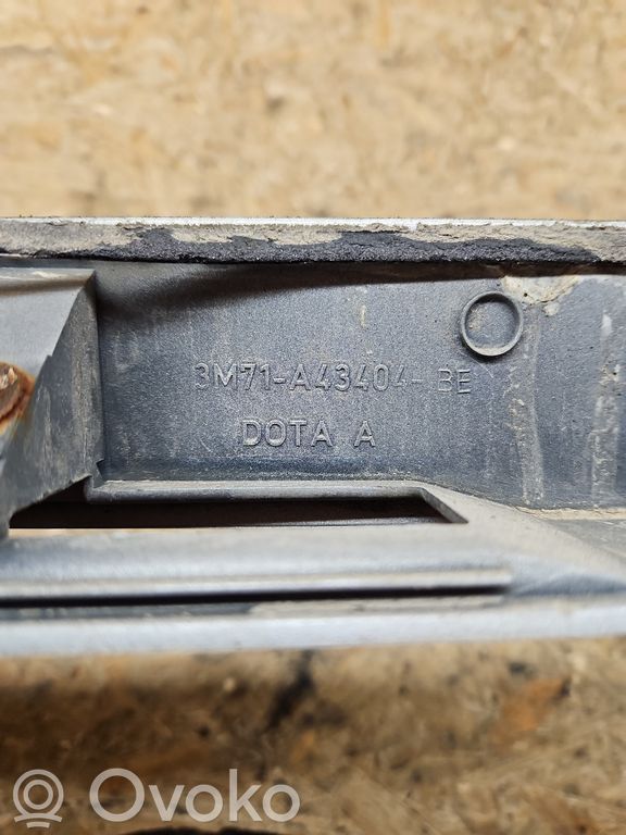Mazda 2 Numbrimärgi tuled