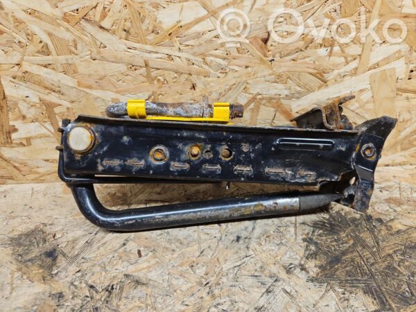 rrr-part-3595-014f08e2b5da38fb903977f01e551613 Mazda 2 Tööriistakomplekt