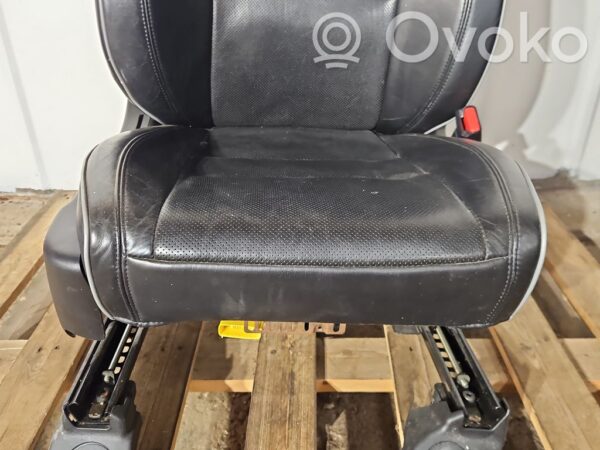 rrr-part-3615-1090cc7c0b0cdda951fe85ab5f9e386e Jeep Grand Cherokee Eesmine kaassõitja iste