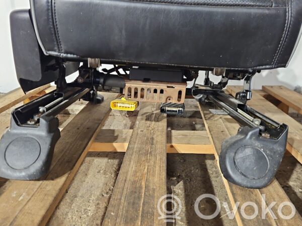 rrr-part-3615-cbcc679c339577a85c1dd7604201eafe Jeep Grand Cherokee Eesmine kaassõitja iste